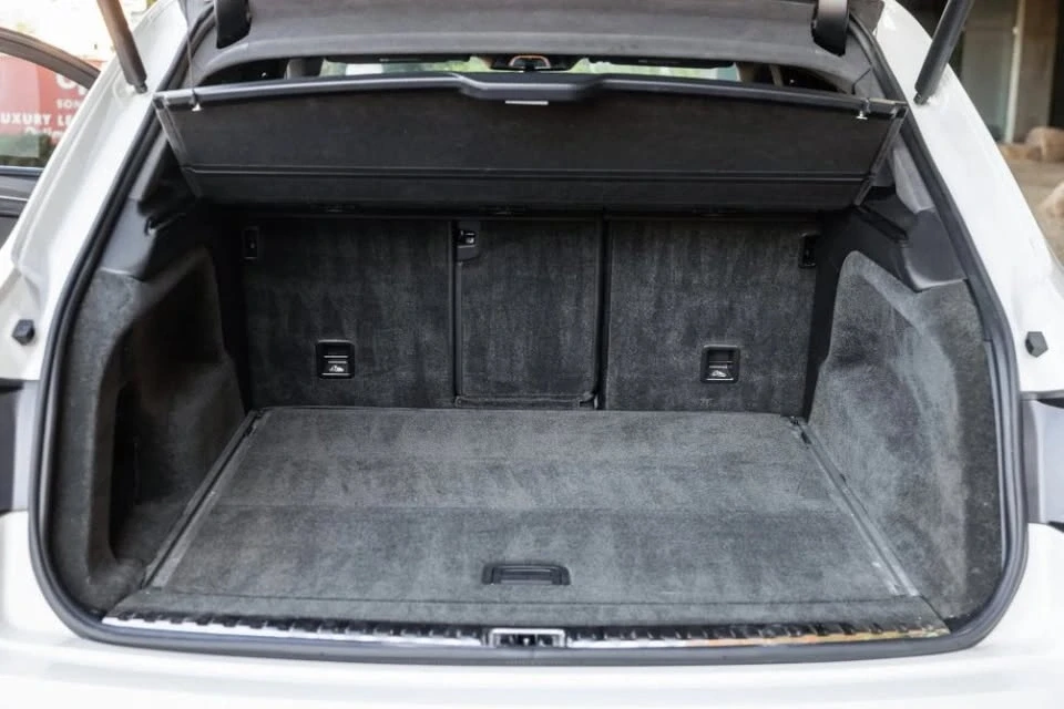 2020 Bentley Bentayga - Image 7 of 11
