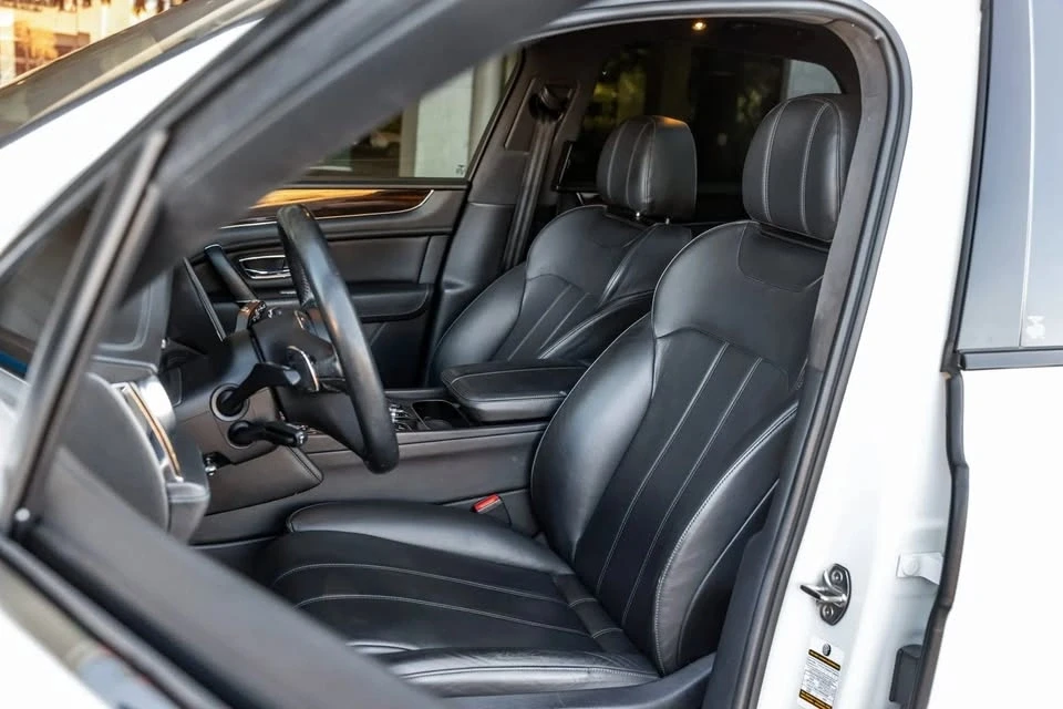 2020 Bentley Bentayga - Image 5 of 10