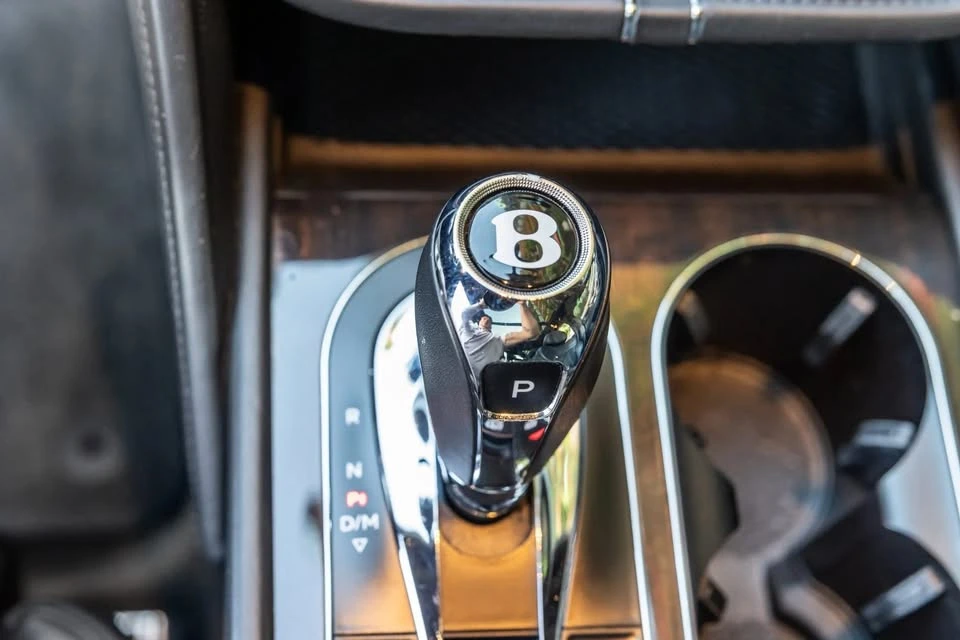 2020 Bentley Bentayga - Image 15 of 18