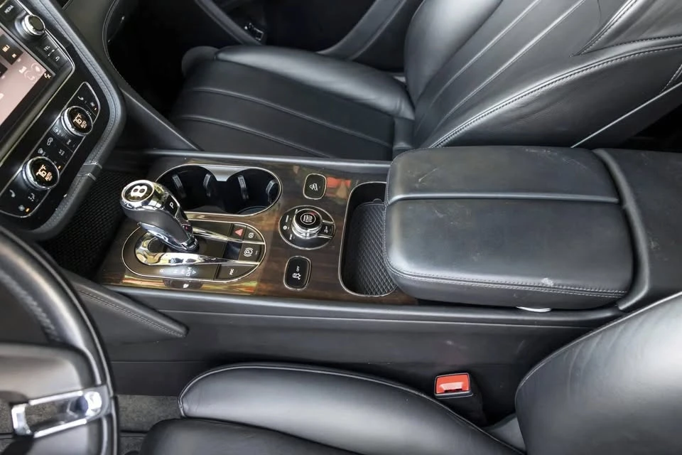 2020 Bentley Bentayga - Image 15 of 17