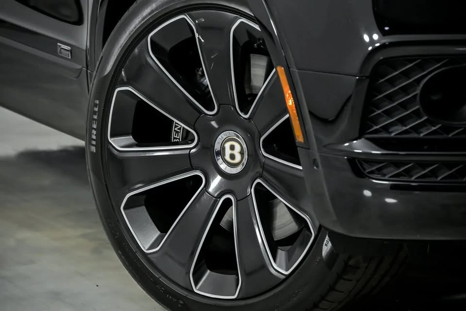 2020 Bentley Bentayga - Image 2 of 19