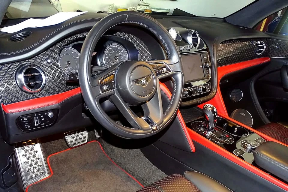 2020 Bentley Bentayga - Image 6 of 10