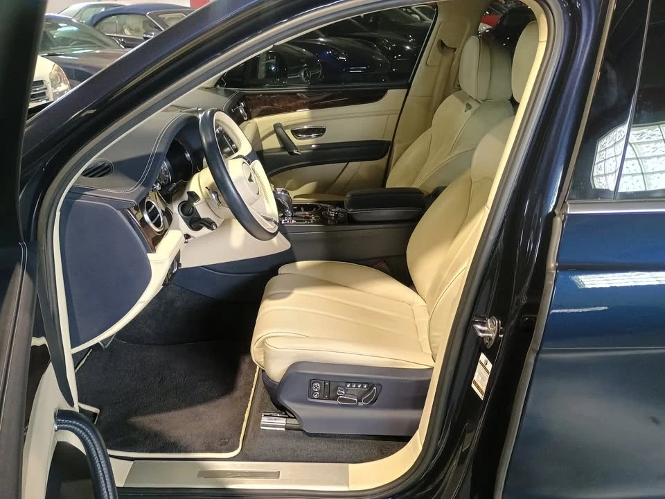 2020 Bentley Bentayga - Image 10 of 19