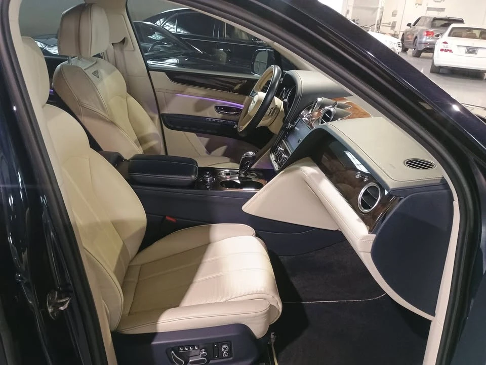 2020 Bentley Bentayga - Image 16 of 19