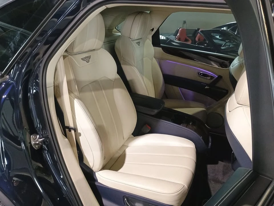 2020 Bentley Bentayga - Image 15 of 19