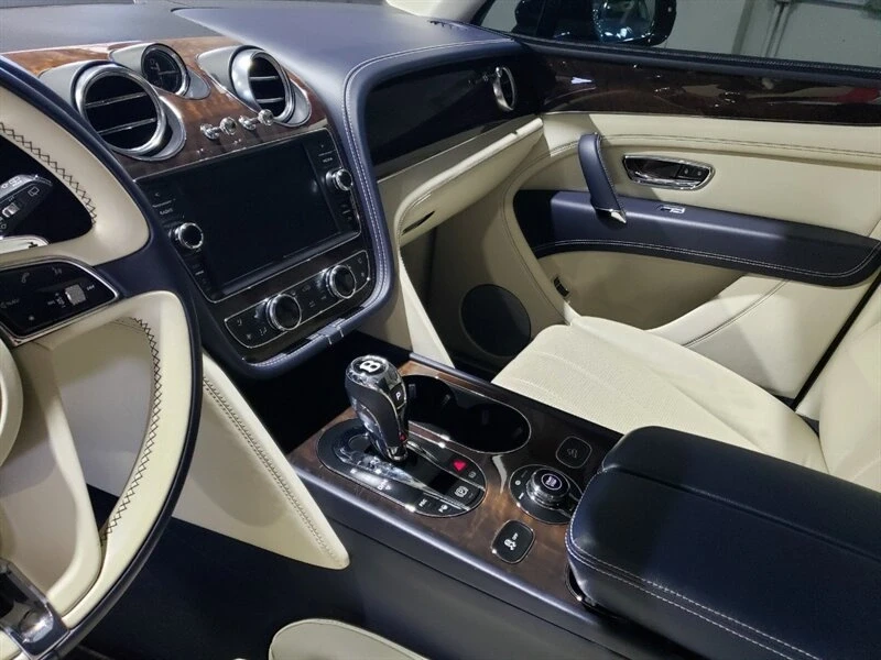 2020 Bentley Bentayga - Image 10 of 17