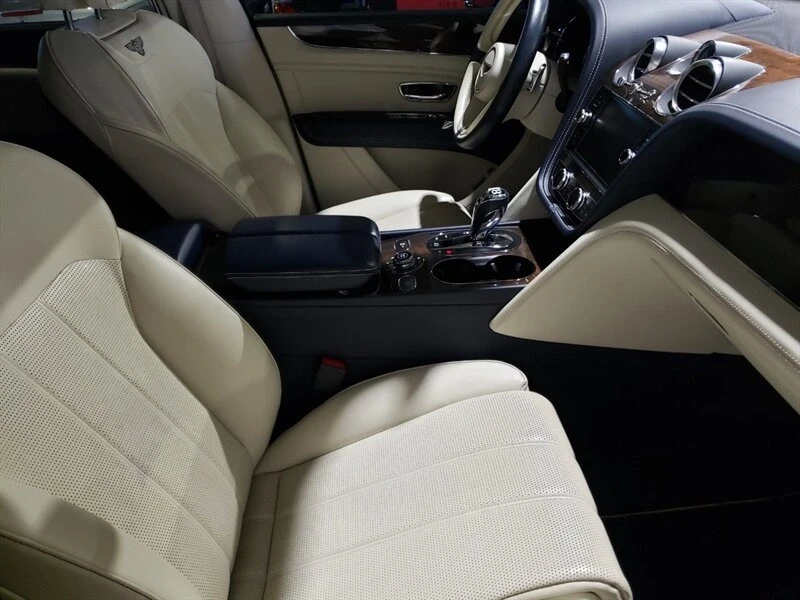 2020 Bentley Bentayga - Image 4 of 17