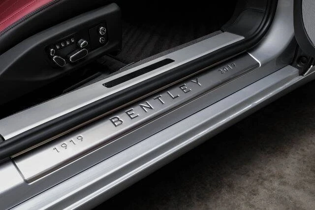 2020 Bentley Bentayga - Image 19 of 19