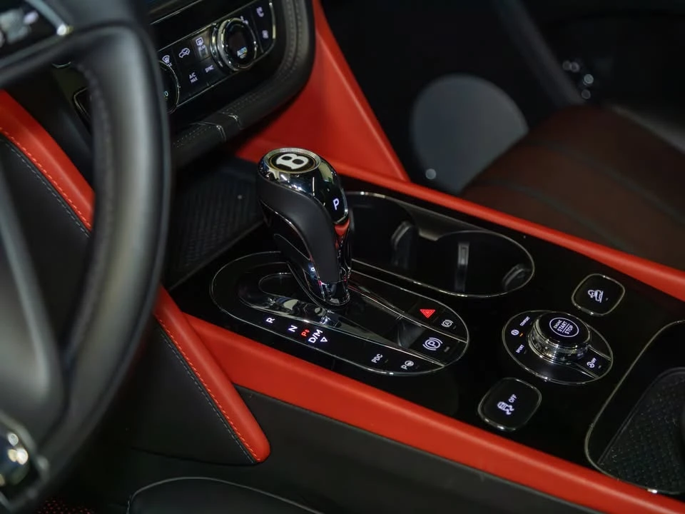 2020 Bentley Bentayga - Image 7 of 17