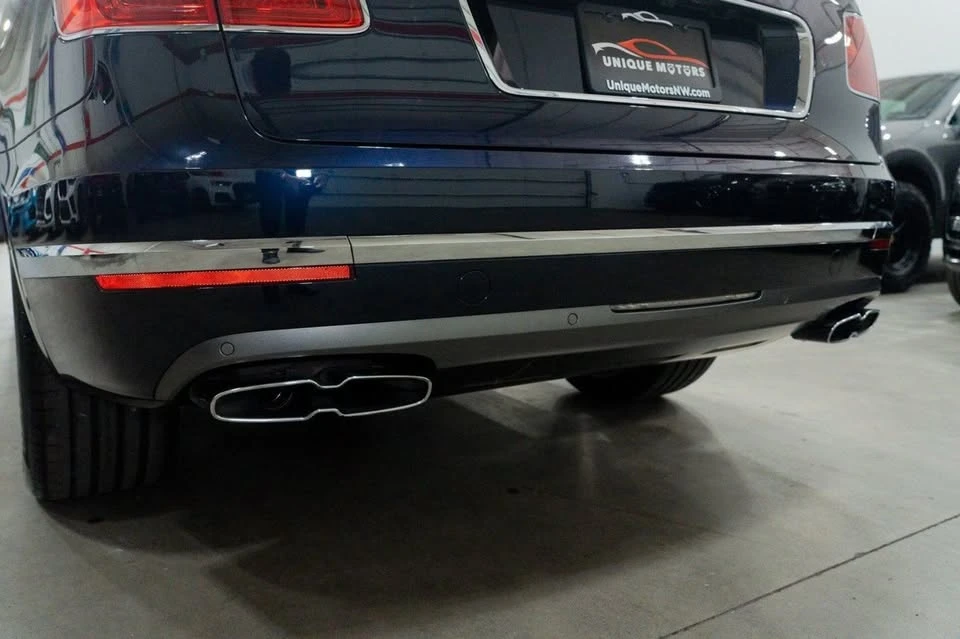 2020 Bentley Bentayga - Image 8 of 18