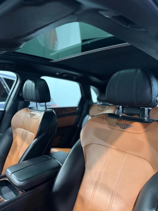 2020 Bentley Bentayga - Image 3 of 4