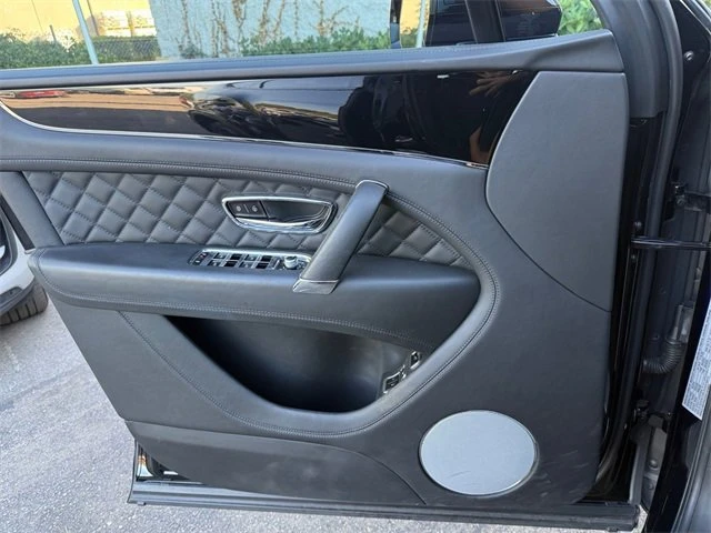 2020 Bentley Bentayga - Image 11 of 20