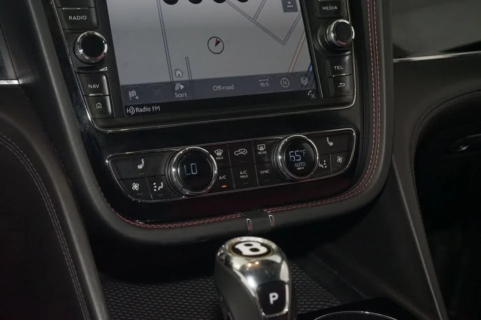 2020 Bentley Bentayga - Image 15 of 20