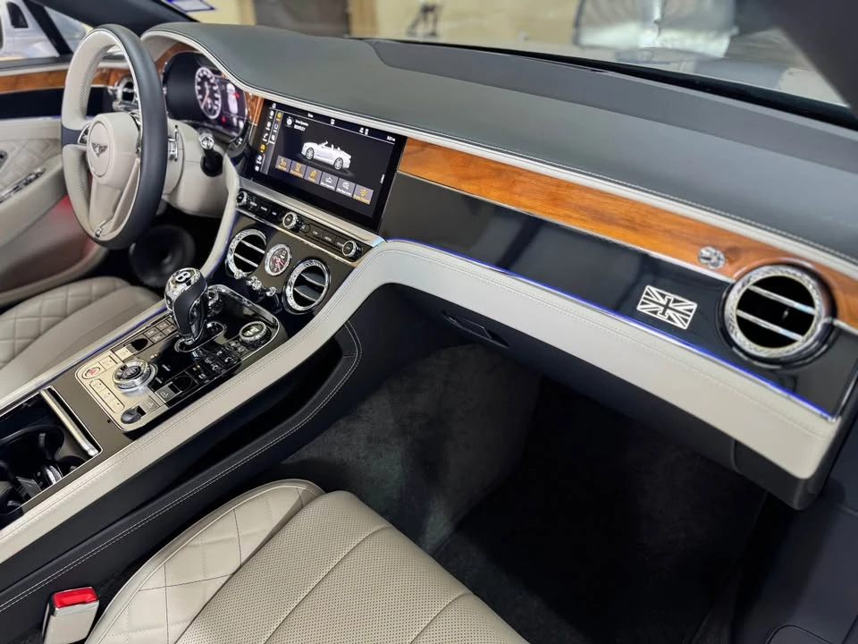 2020 Bentley Continental GTC - Image 14 of 17