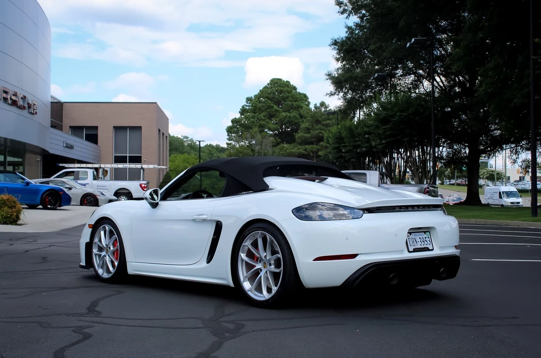 2020 Porsche 718 Boxster Spyder - Image 6 of 16