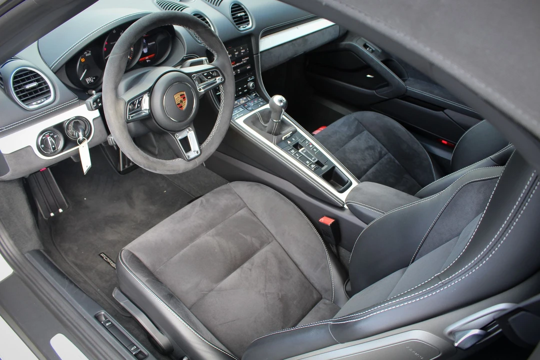 2020 Porsche 718 Boxster Spyder - Image 11 of 16