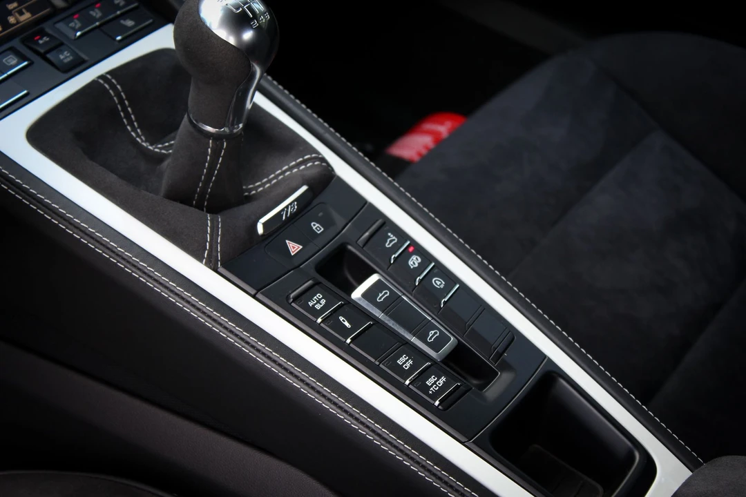 2020 Porsche 718 Boxster Spyder - Image 13 of 16