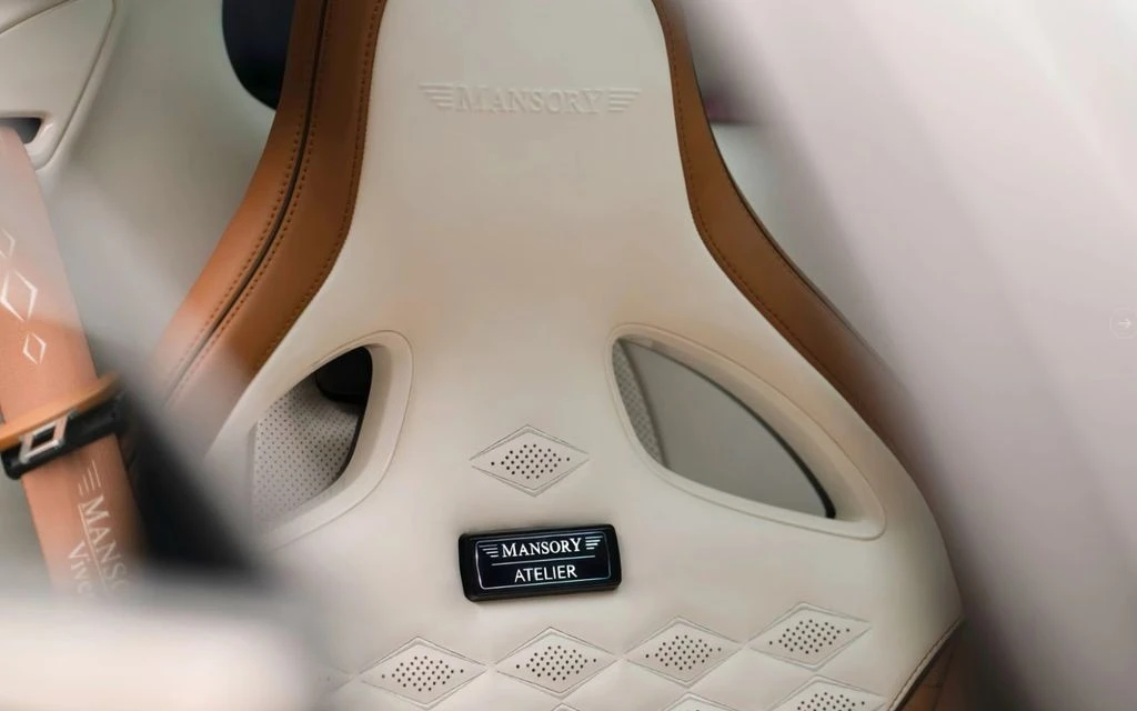 2020 Bugatti Chiron - Image 13 of 18