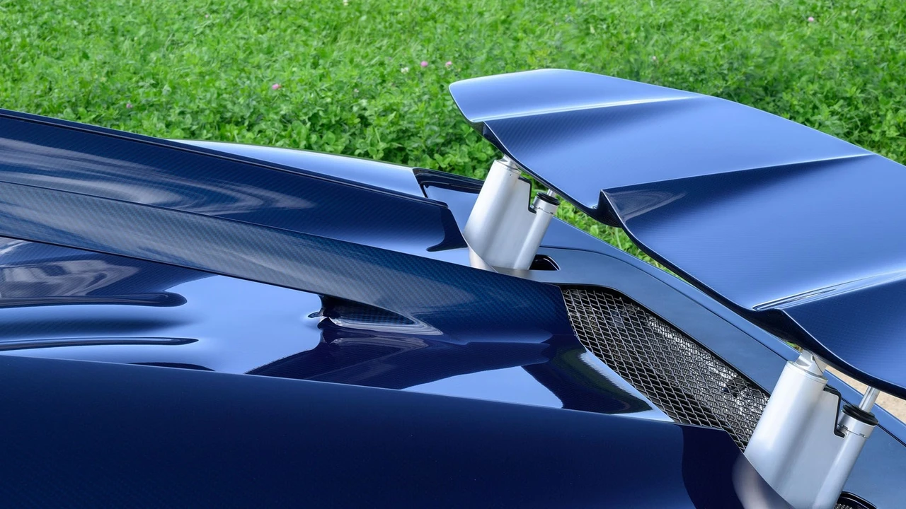 2020 Bugatti Chiron Sport - Image 30 of 31
