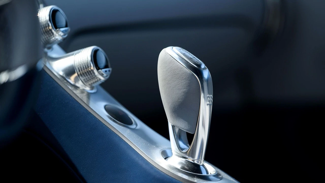 2020 Bugatti Chiron Sport - Image 15 of 31