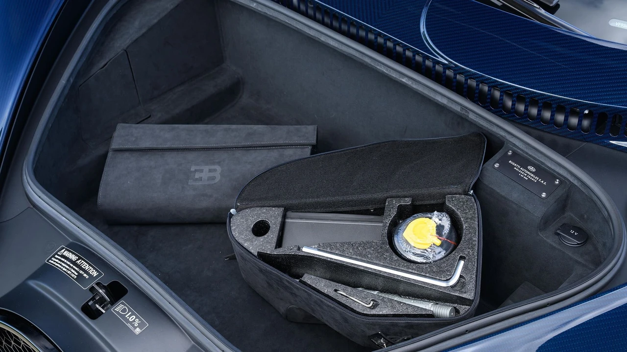 2020 Bugatti Chiron Sport - Image 8 of 31