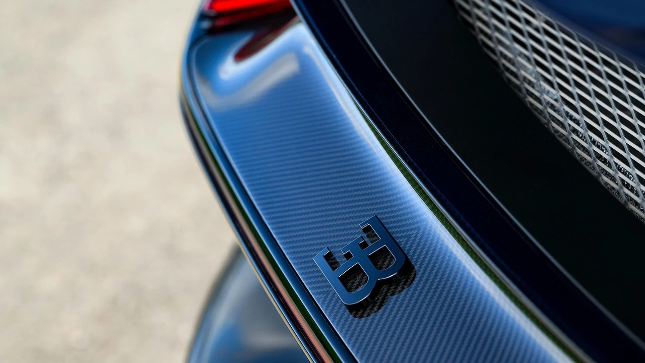 2020 Bugatti Chiron Sport - Image 27 of 31