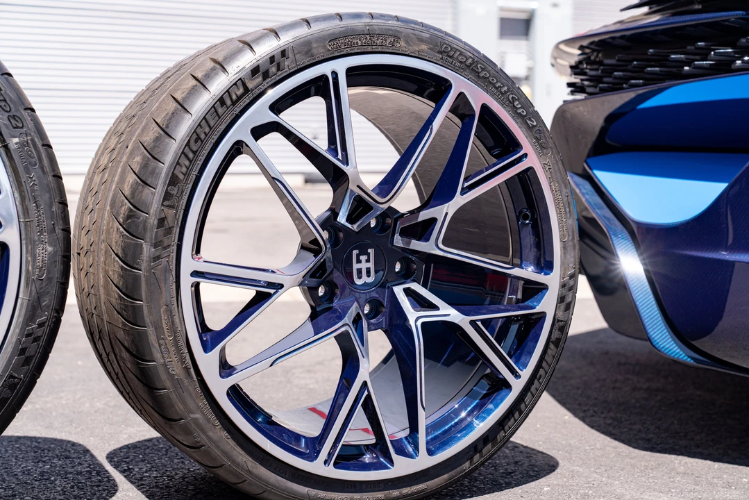 2020 Bugatti Chiron - Image 10 of 31