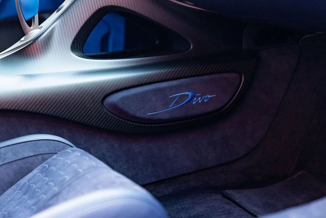 2020 Bugatti Chiron - Image 27 of 31