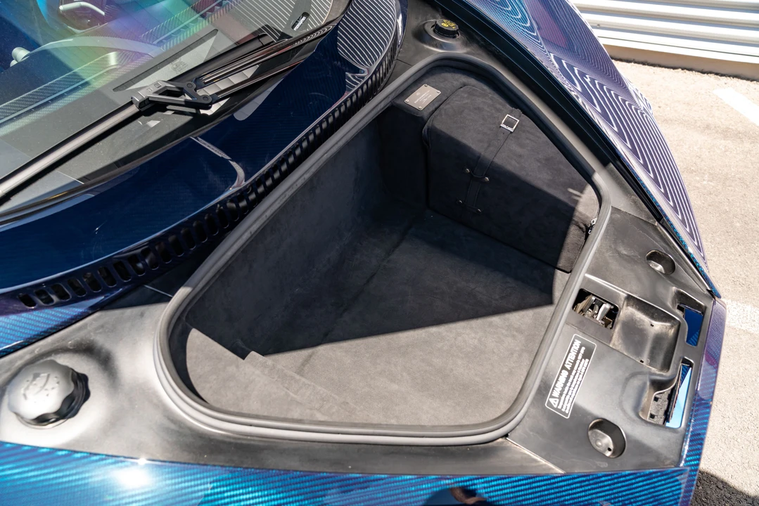 2020 Bugatti Chiron - Image 15 of 31