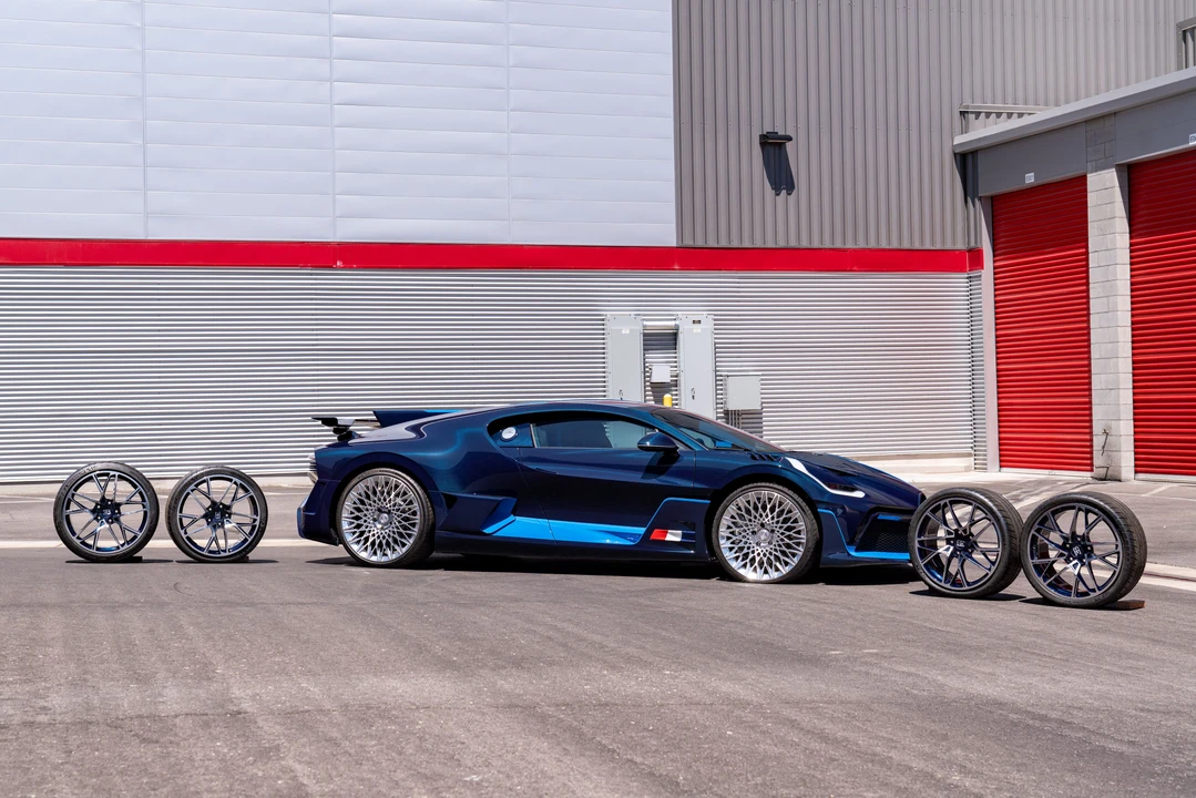 2020 Bugatti Chiron - Image 13 of 31