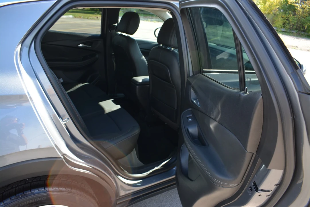 2020 Buick Encore GX - Image 18 of 21