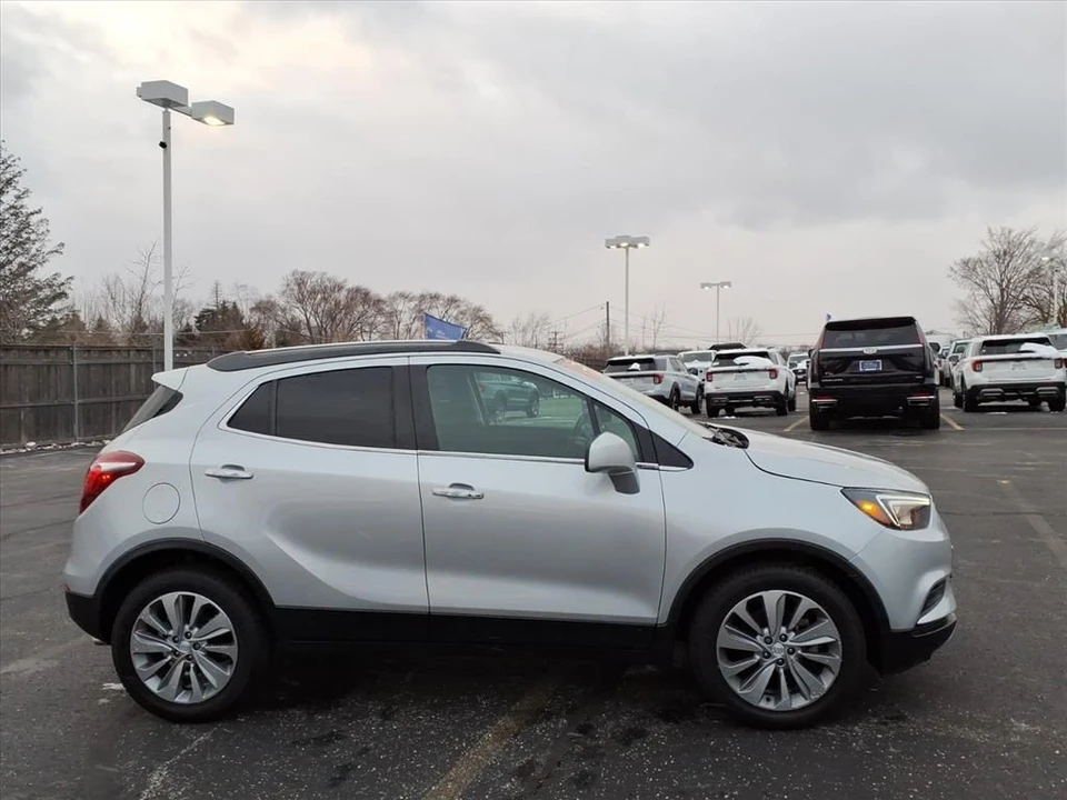 2020 Buick Encore - Image 8 of 21
