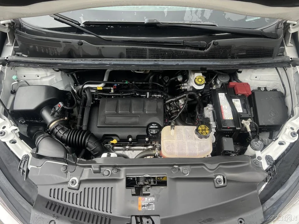 2020 Buick Encore - Image 5 of 12