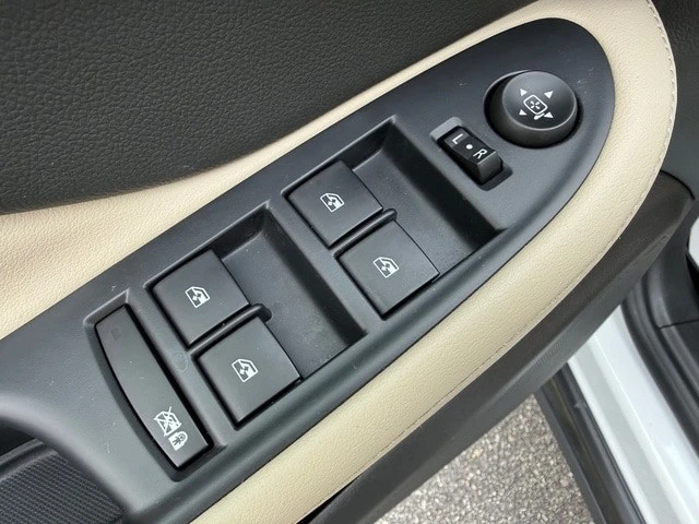 2020 Buick Envision - Image 13 of 21