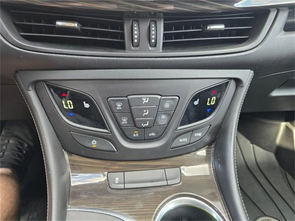 2020 Buick Envision - Image 21 of 31
