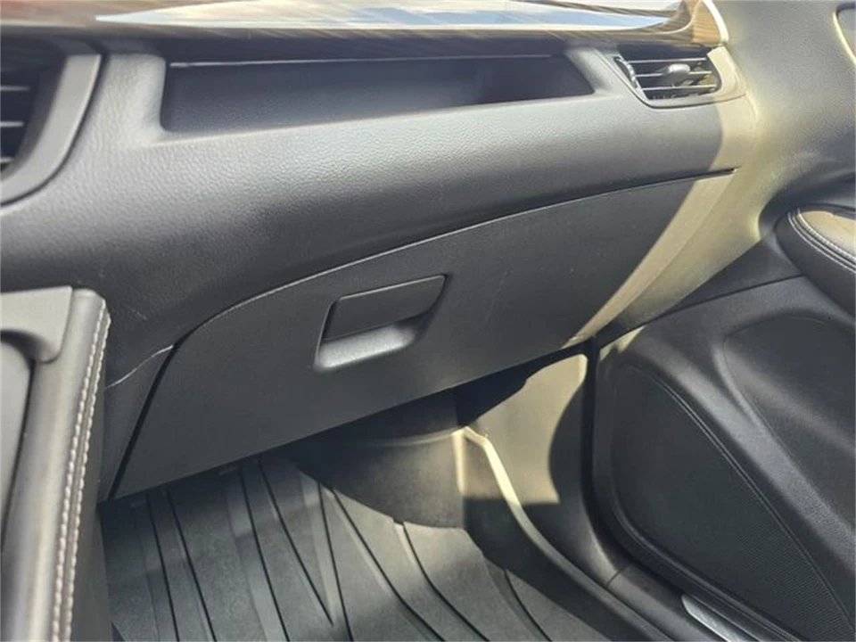 2020 Buick Envision - Image 26 of 31