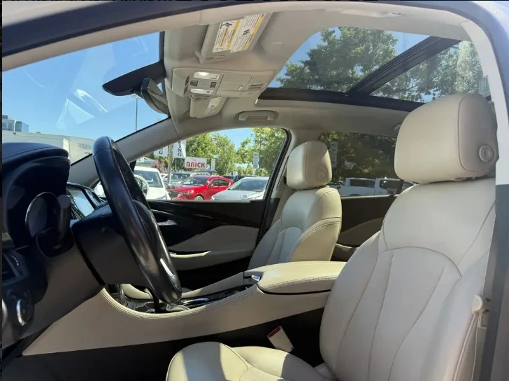 2020 Buick Envision - Image 8 of 10