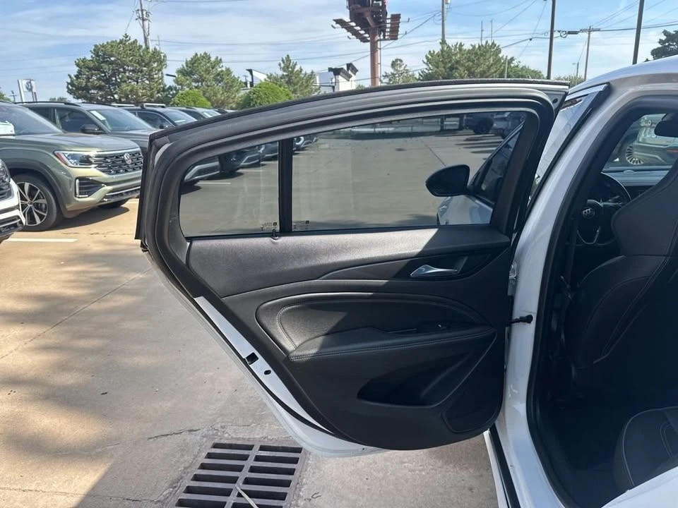 2020 Buick Regal - Image 13 of 20