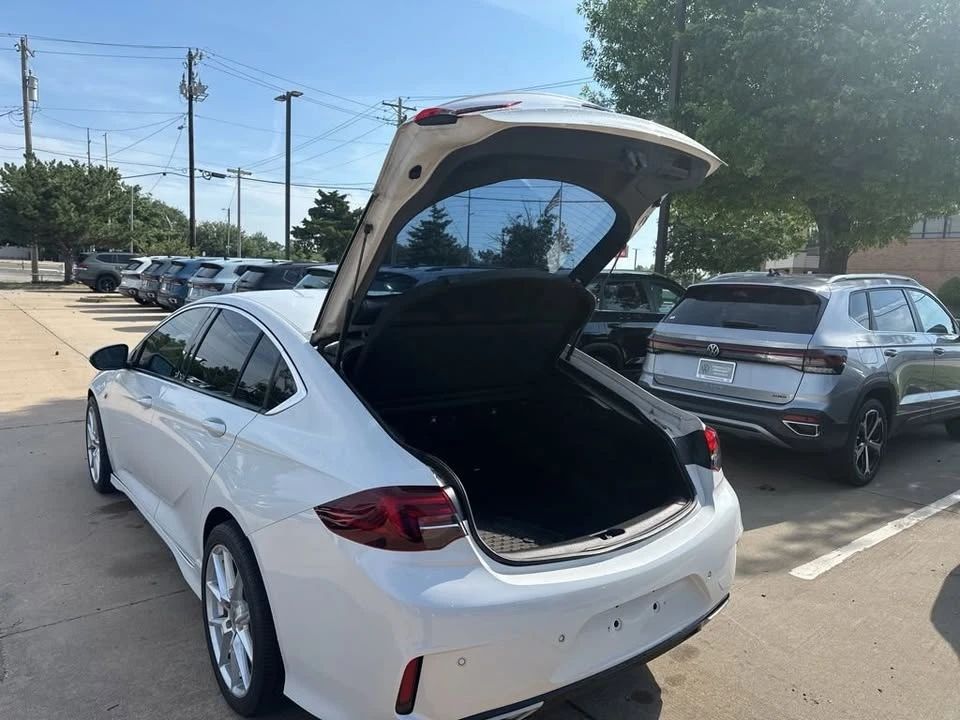 2020 Buick Regal - Image 15 of 20