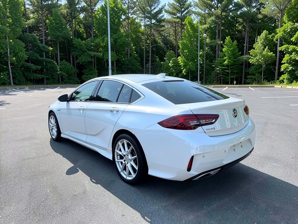 2020 Buick Regal - Image 7 of 20