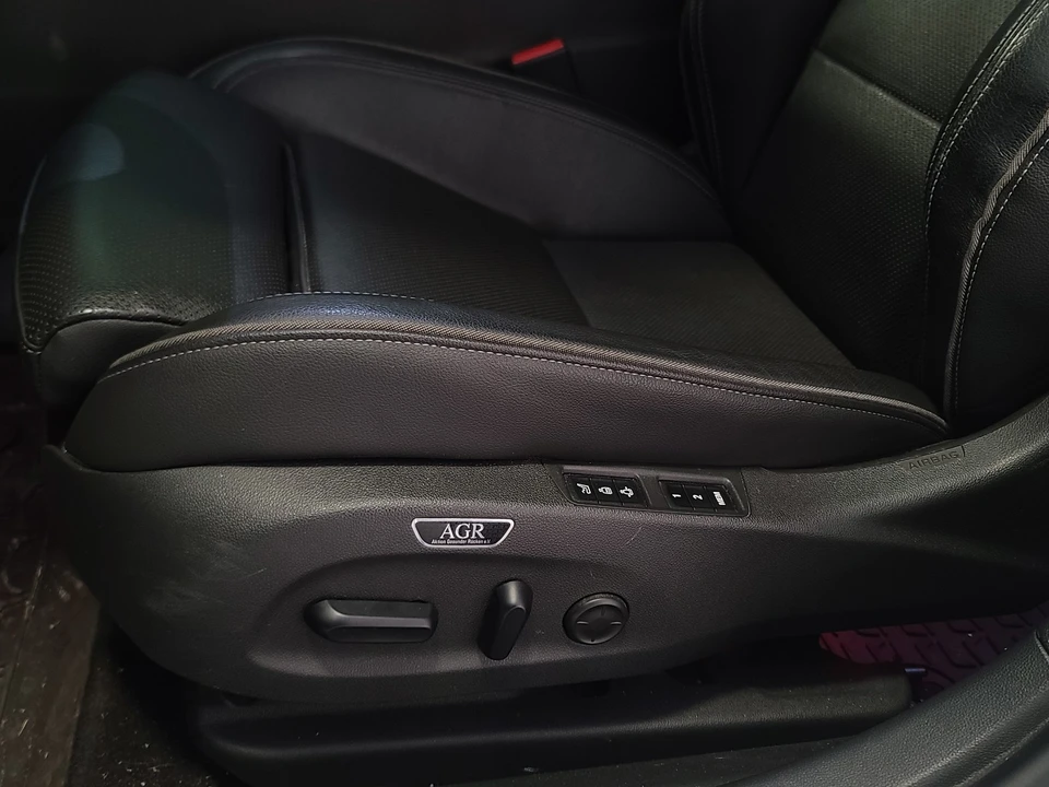 2020 Buick Regal - Image 16 of 21