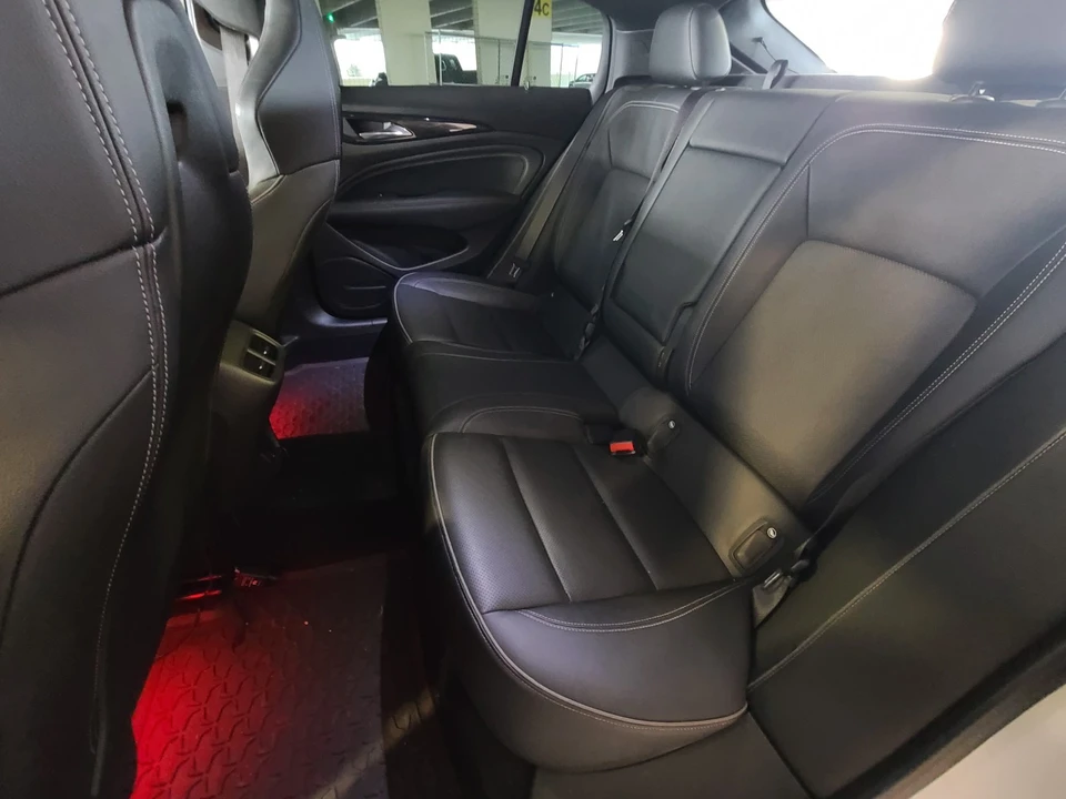 2020 Buick Regal - Image 17 of 21