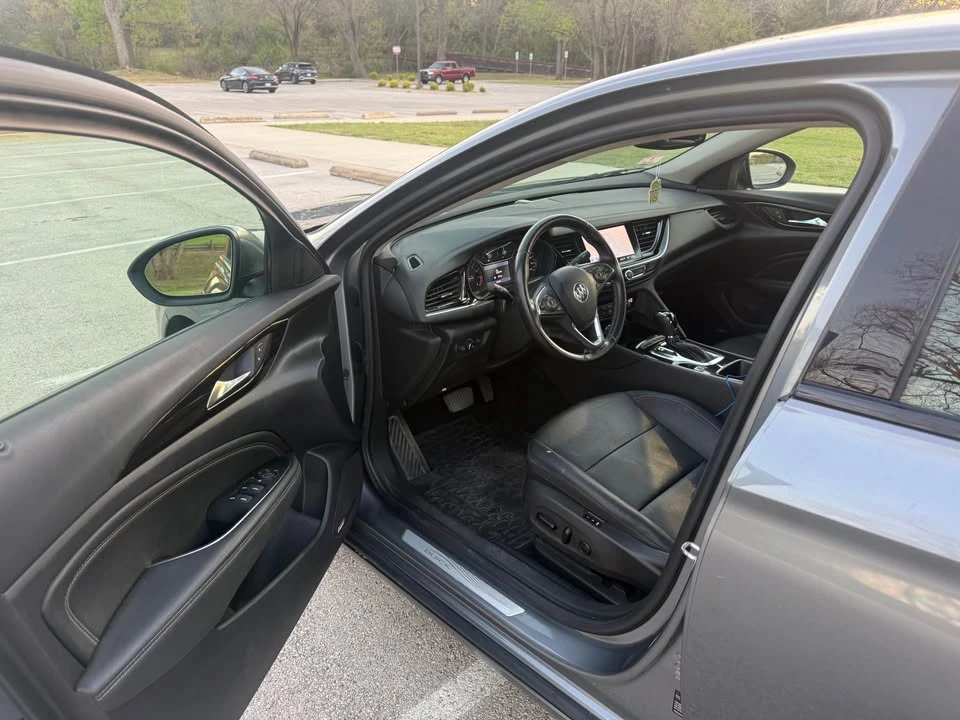 2020 Buick Regal - Image 9 of 16