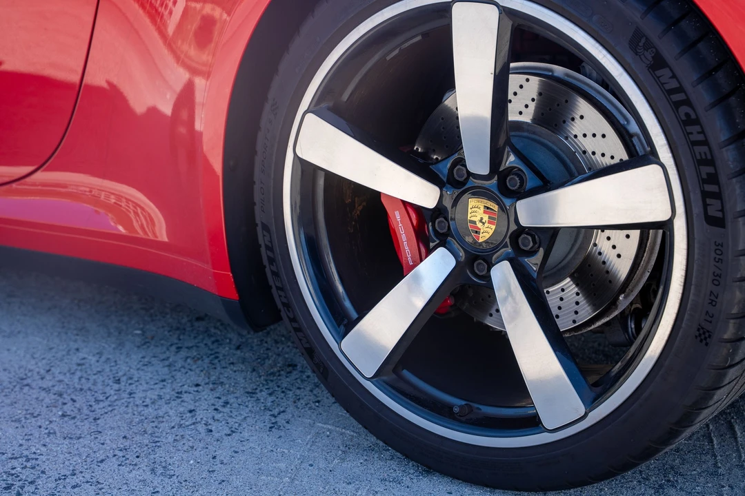 2020 Porsche 992 Carrera 4S - Image 7 of 13