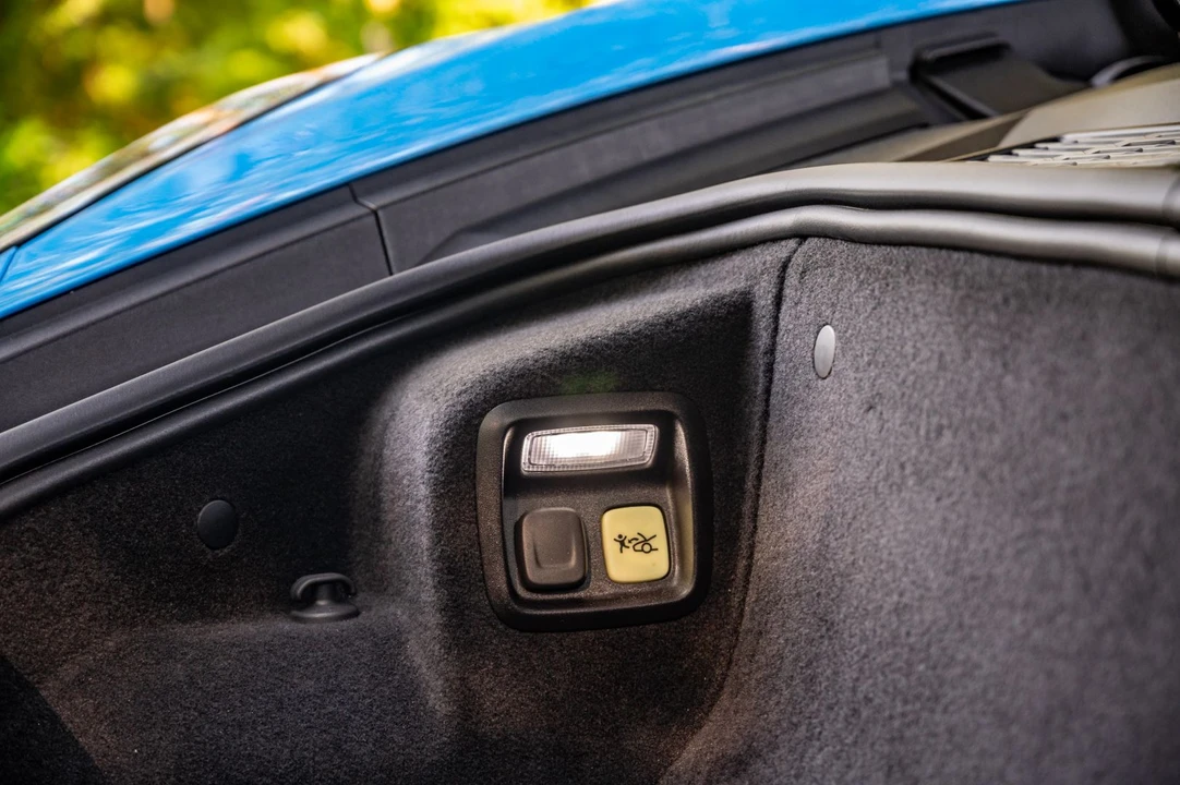 2020 Chevrolet Corvette C8 - Image 17 of 31