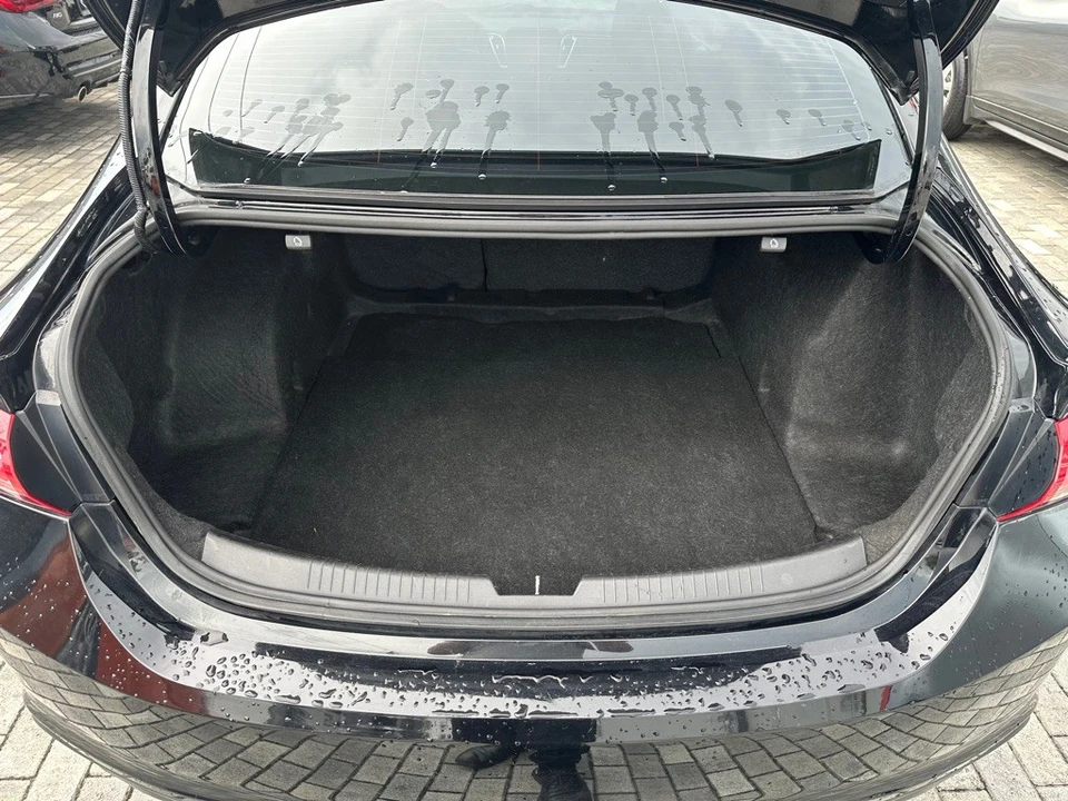 2020 Chevrolet Malibu - Image 8 of 21