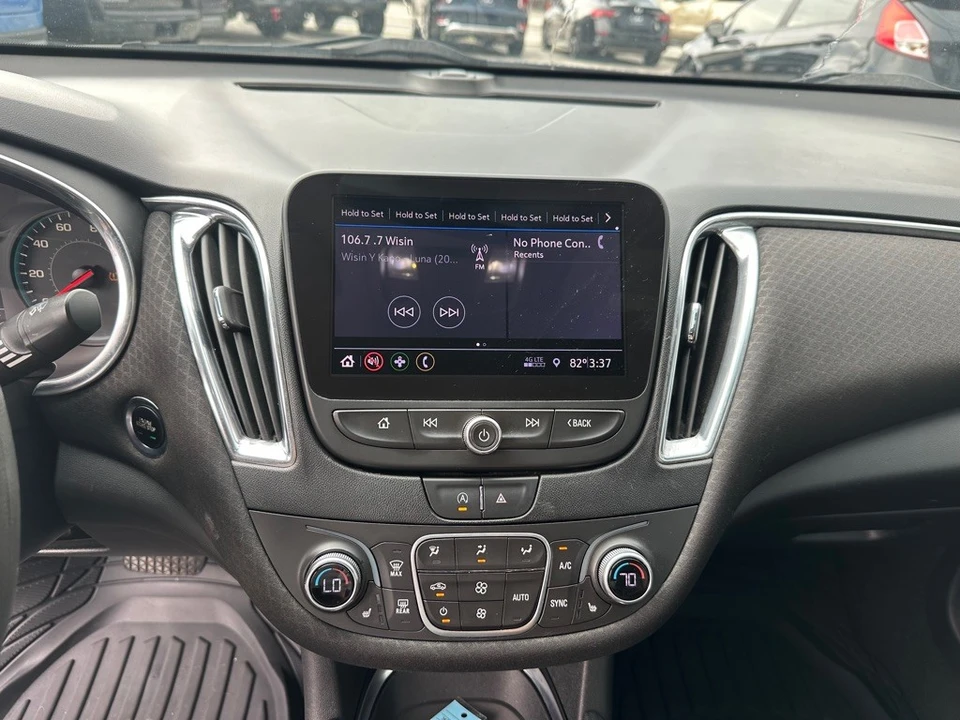 2020 Chevrolet Malibu - Image 18 of 21