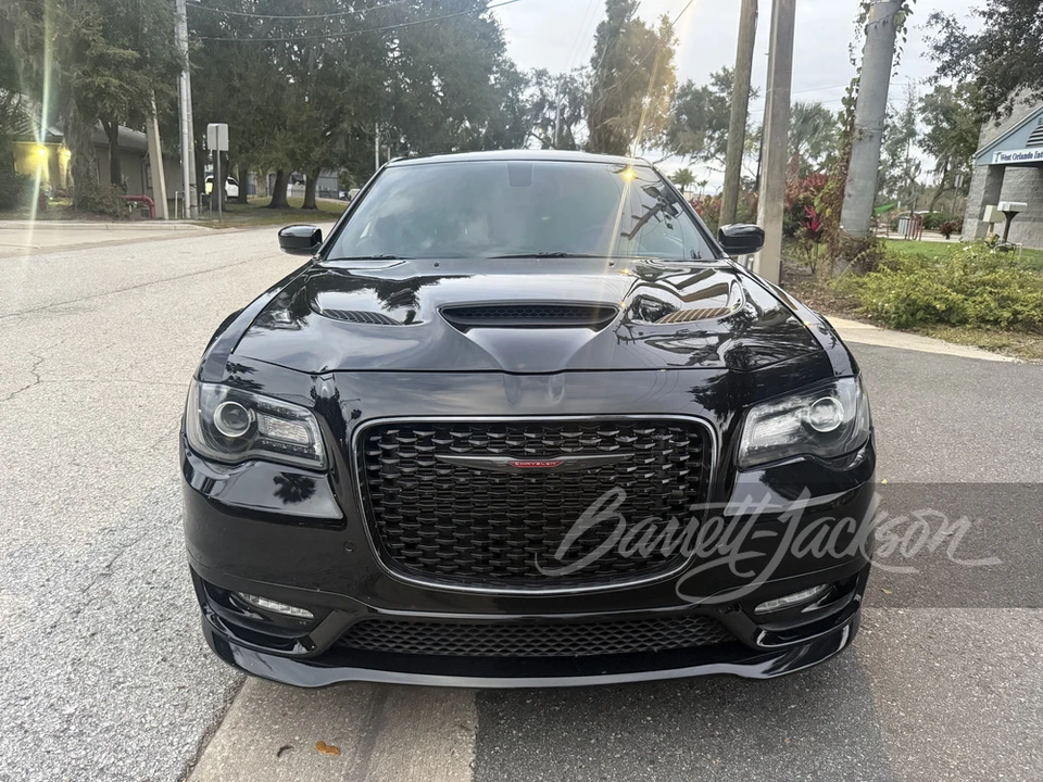 2020 Chrysler 300 (2005-2023) - Image 10 of 18