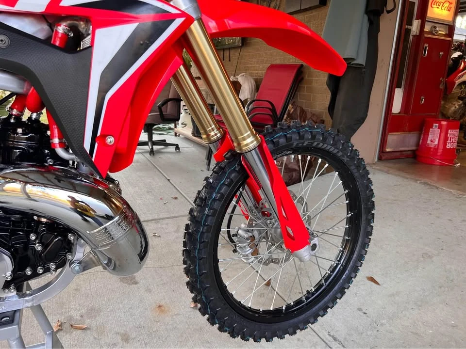 2020 Honda CR - Image 7 of 11