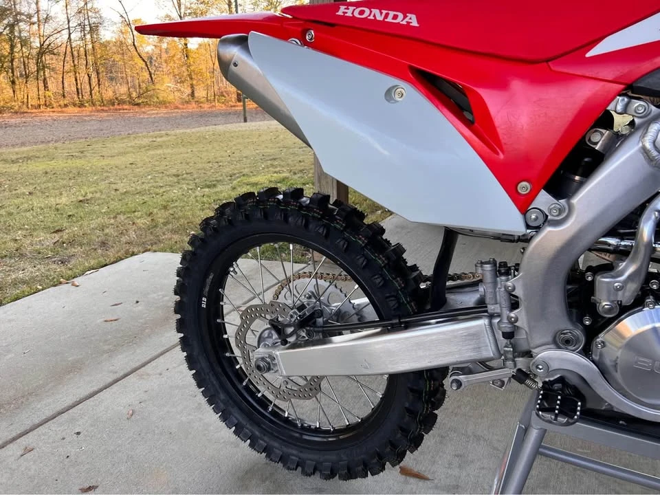 2020 Honda CR - Image 5 of 11